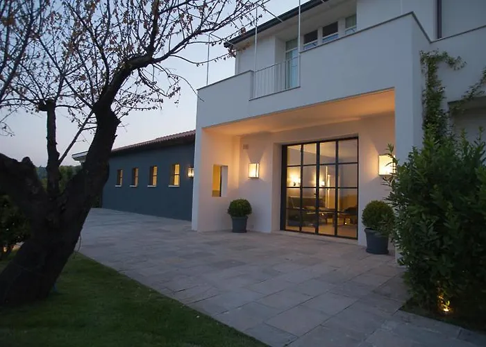 拉彻伍比安卡乡村民宿 Miglianico